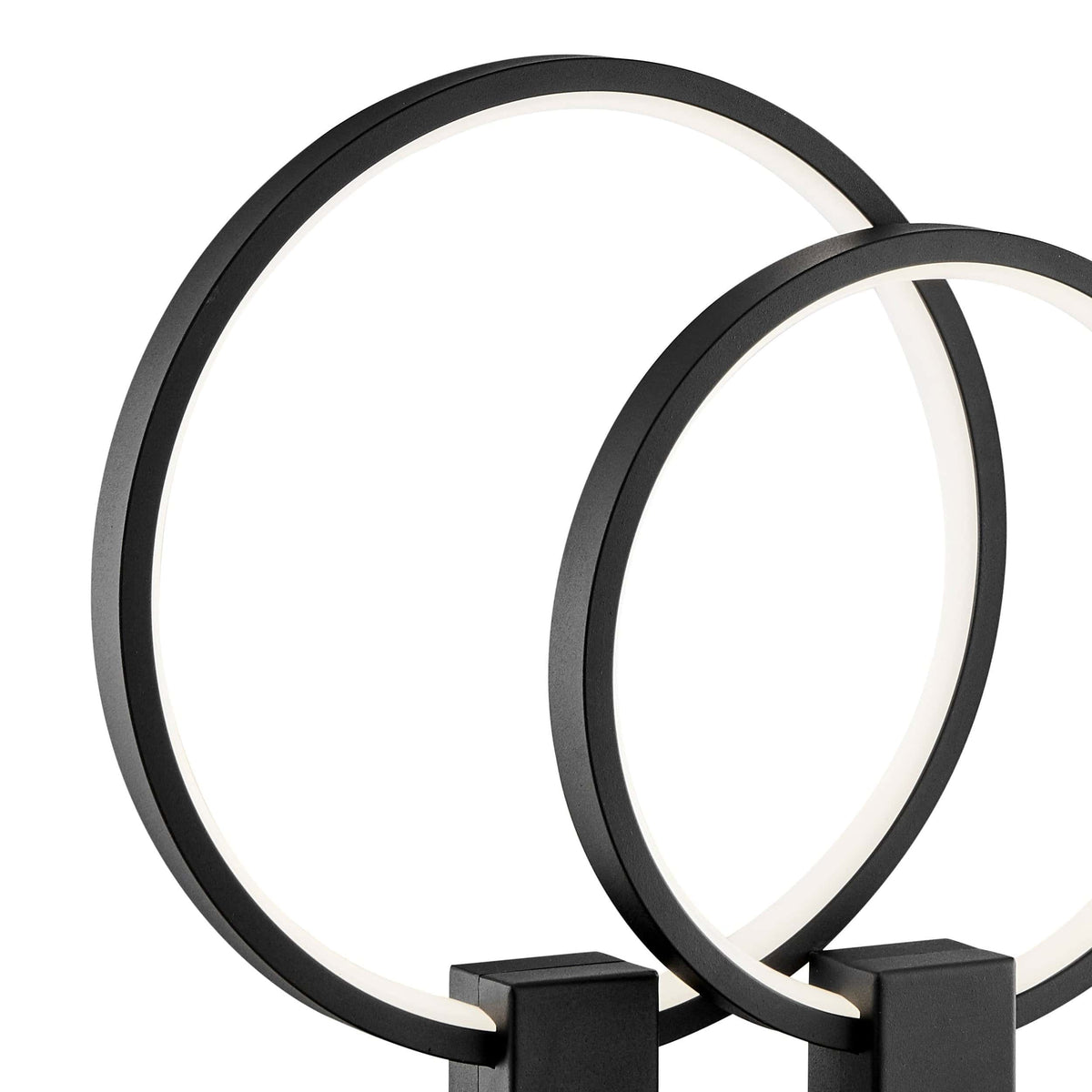 Finesse Decor Hong Kong LED Short Table Lamp / Matte Black